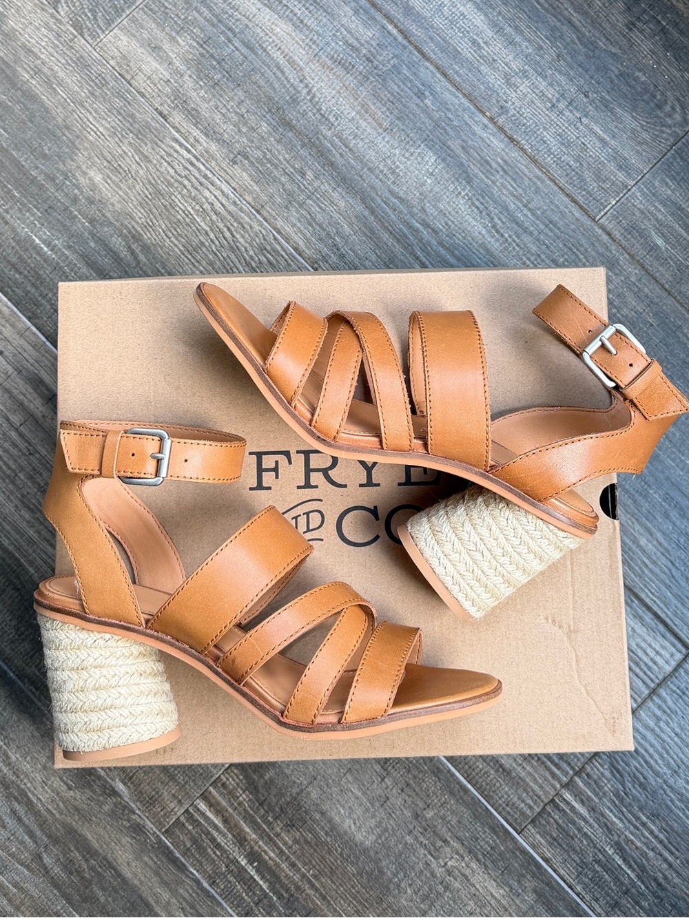 BRAND NEW Frye Leather Strappy Heeled Sandals Sz 7